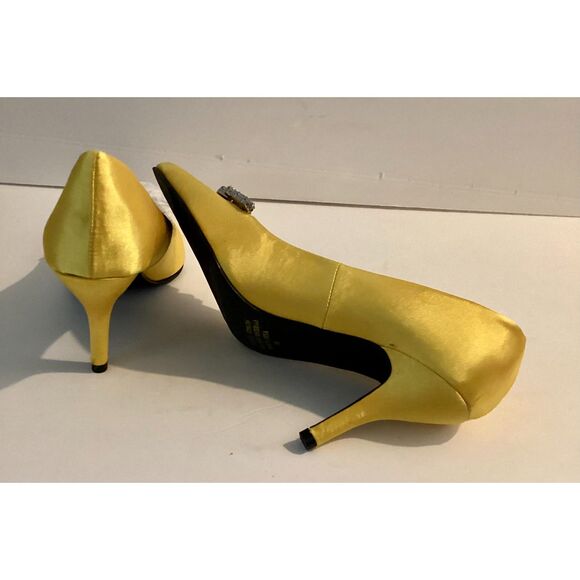 NIB Lunnah Bella Yellow Satin heels with Rhinestone Clip Size 7 - Picture 3 of 7